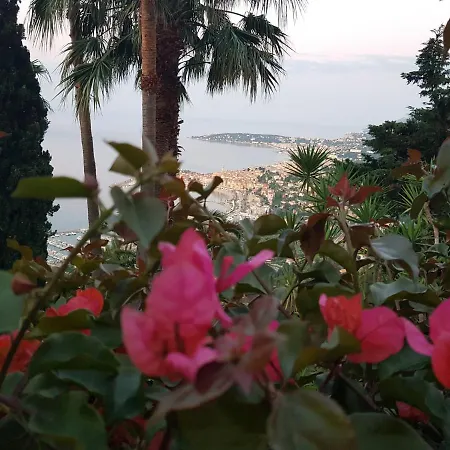 דירה Panoramica מנטון