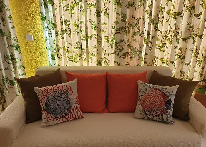 Panoramica アパート マントン